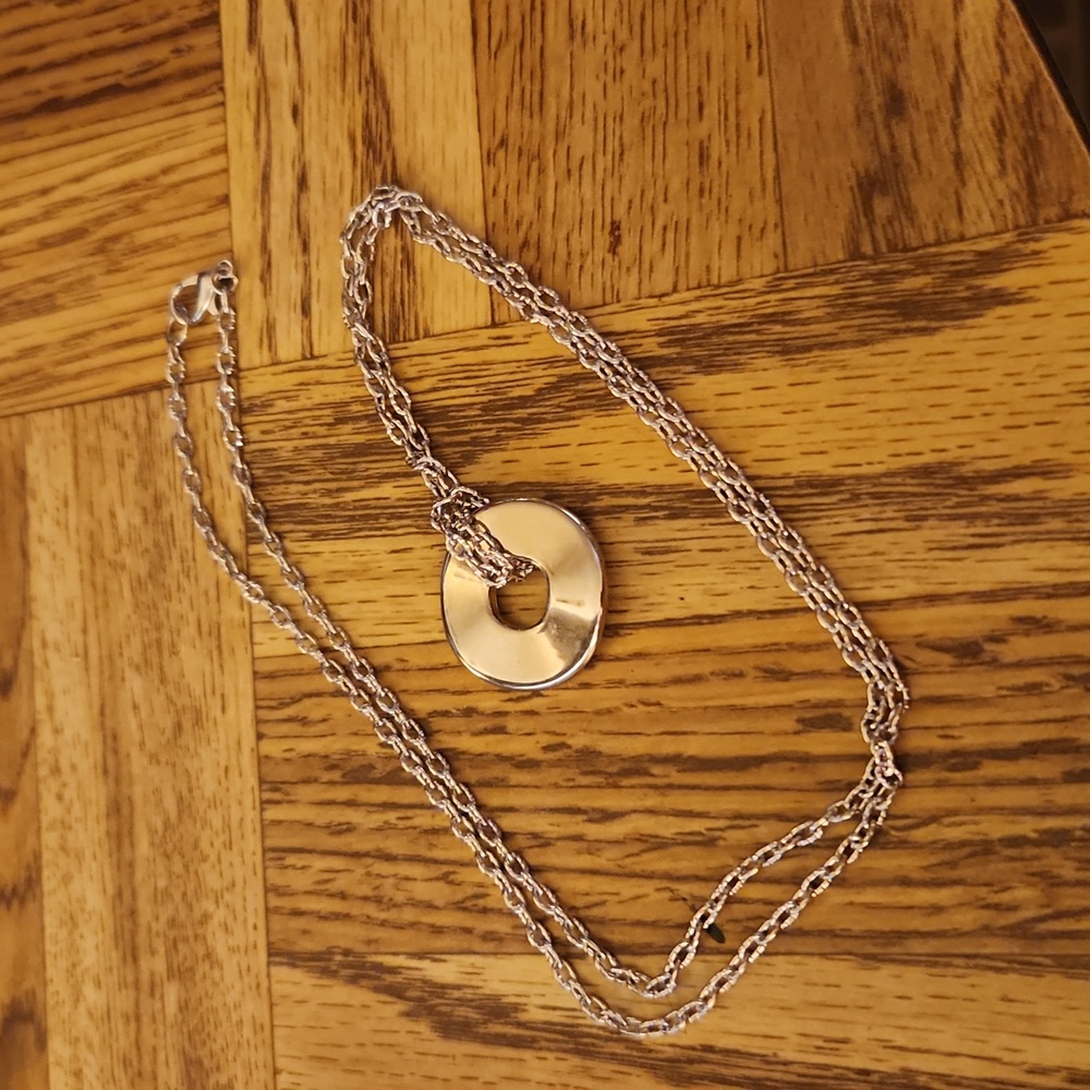 Disk necklace